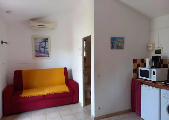 Mini 1 Pièce 21 M2 Pour 2 Personnes Piscine Partagée Climatisation Appartement *