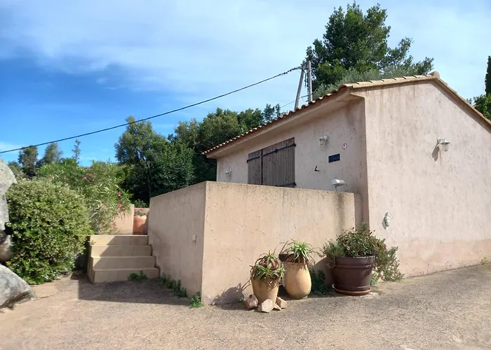 Mini 1 Pièce 21 M2 Pour 2 Personnes Piscine Partagée Climatisation Porto-Vecchio (Corsica)